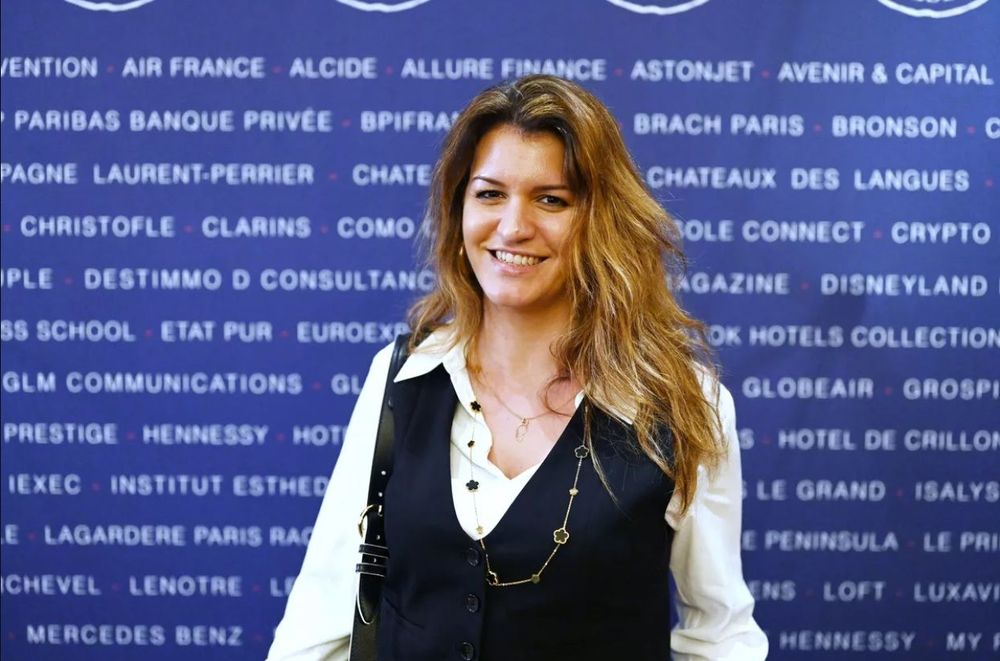 Le geste plein de tendresse de Marlène Schiappa pour son bébé et sa fille aînée | So Busy Girls