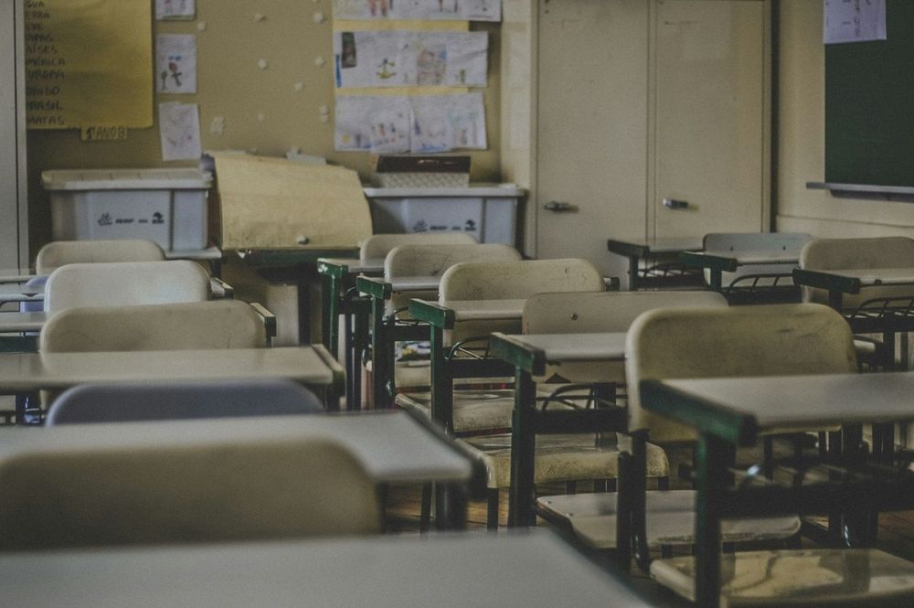Fermeture d’écoles : pourquoi 1 350 établissements seront fermés ce mardi 1er juillet | So Busy Girls