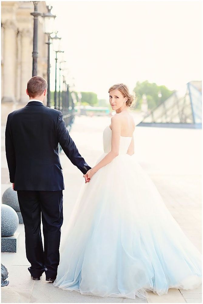 Ces robes de mariée tie and dye vont vous donner envie de vous marier en couleurs | So Busy Girls