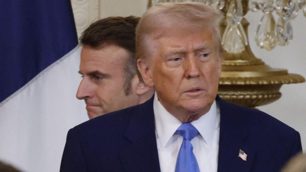 Donald Trump imite Emmanuel Macron et transforme son discours en scène virale | So Busy Girls
