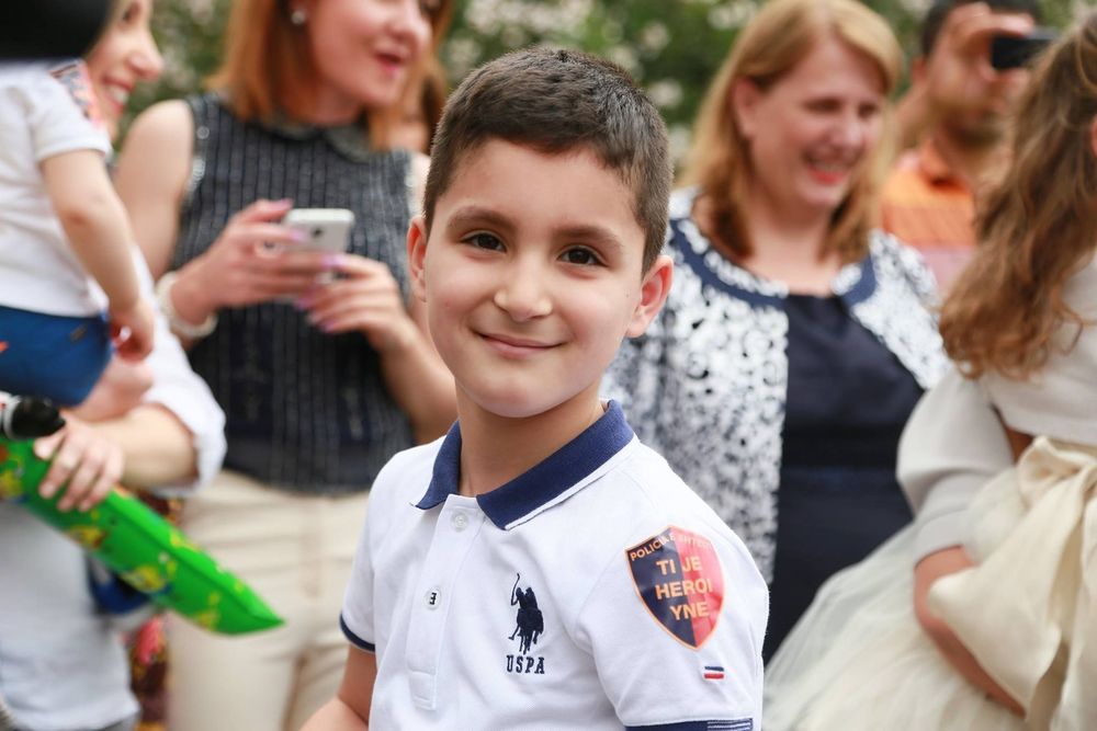 Ils se déguisent en super-héros pour redonner le sourire aux enfants hospitalisés | So Busy Girls