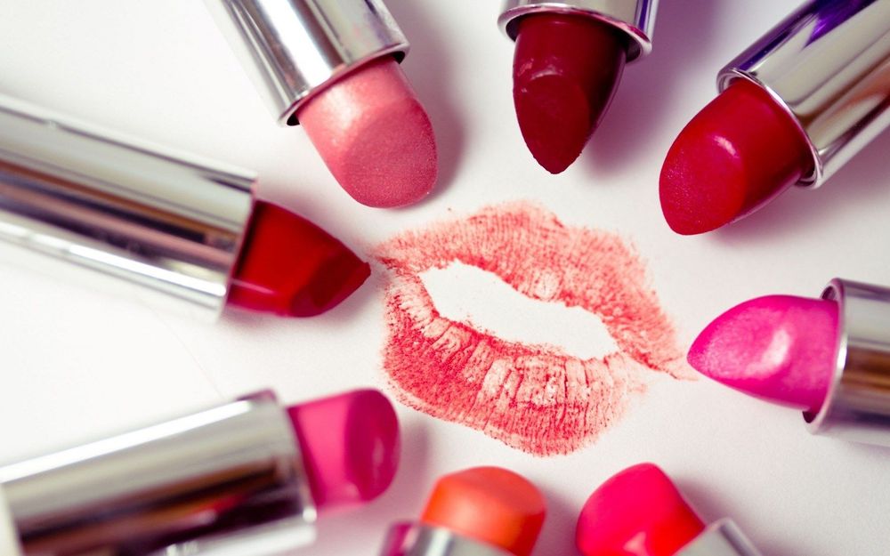 6) NETTOYEZ VOS ROUGES À LÈVRES | So Busy Girls