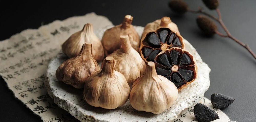 6 bienfaits de l'ail noir et pourquoi vous devriez miser sur ce super aliment | So Busy Girls
