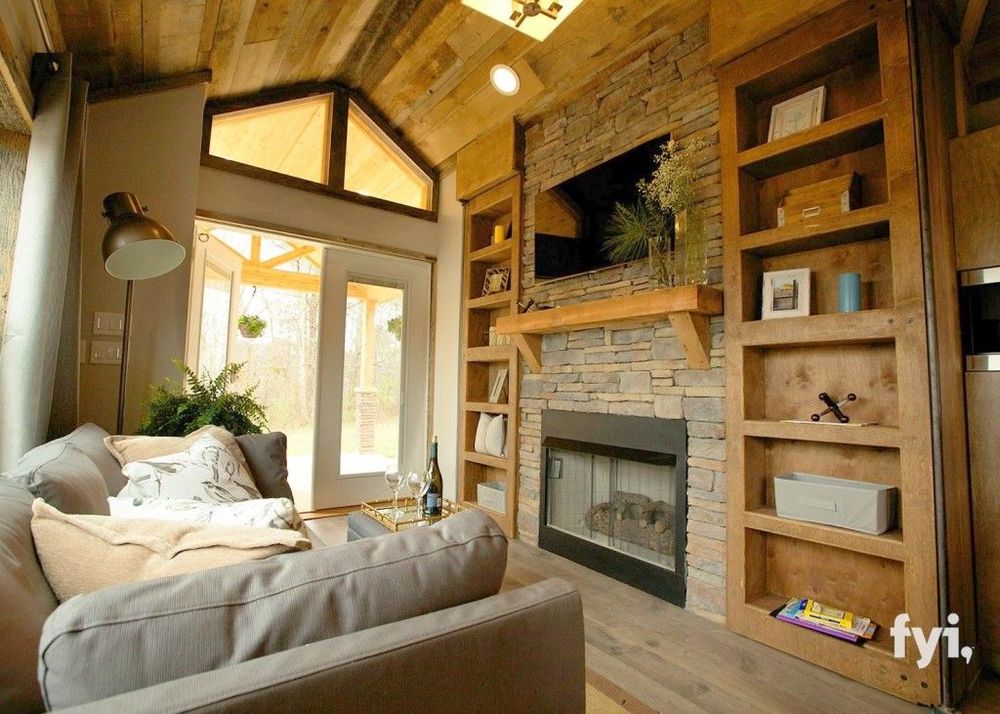 Cette maison semble petite, mais quand vous verrez l'intérieur, vous serez épaté ! | So Busy Girls