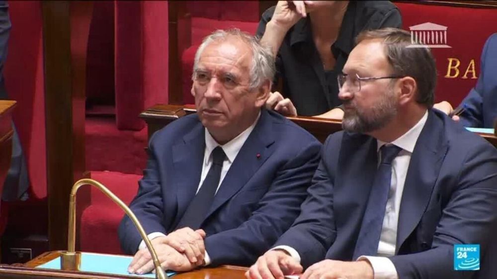 Du jamais vu depuis 1958 : François Bayrou perd le vote de confiance | So Busy Girls