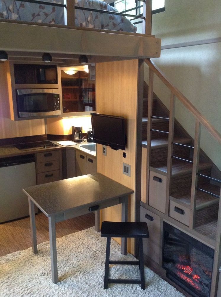 Cette maison semble minuscule, mais quand vous allez voir l'intérieur, vous allez être émerveillé ! | So Busy Girls