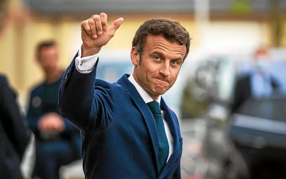 "J’ai cuisiné dans le désert, en mer" : les révélations étonnantes du chef d'Emmanuel Macron sur son quotidien hors norme | So Busy Girls