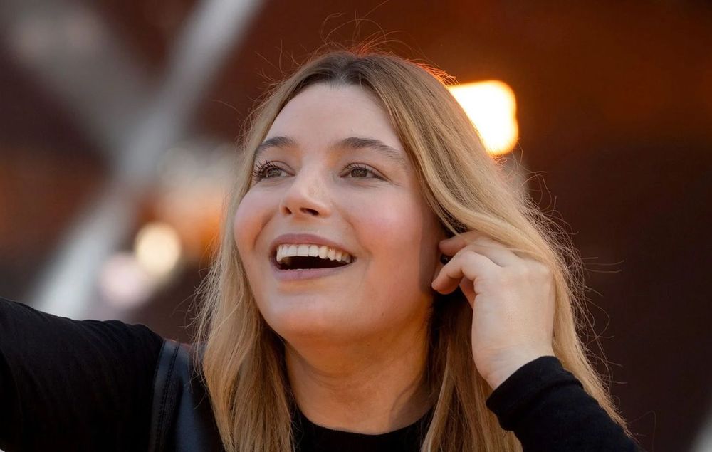 "J'ai envie de péter les scores" : les réactions après le geste fou de Santa au Téléthon | So Busy Girls
