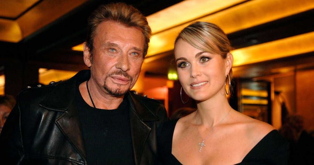 Laeticia Hallyday se sépare de la légendaire veste de Johnny pour une noble cause | So Busy Girls