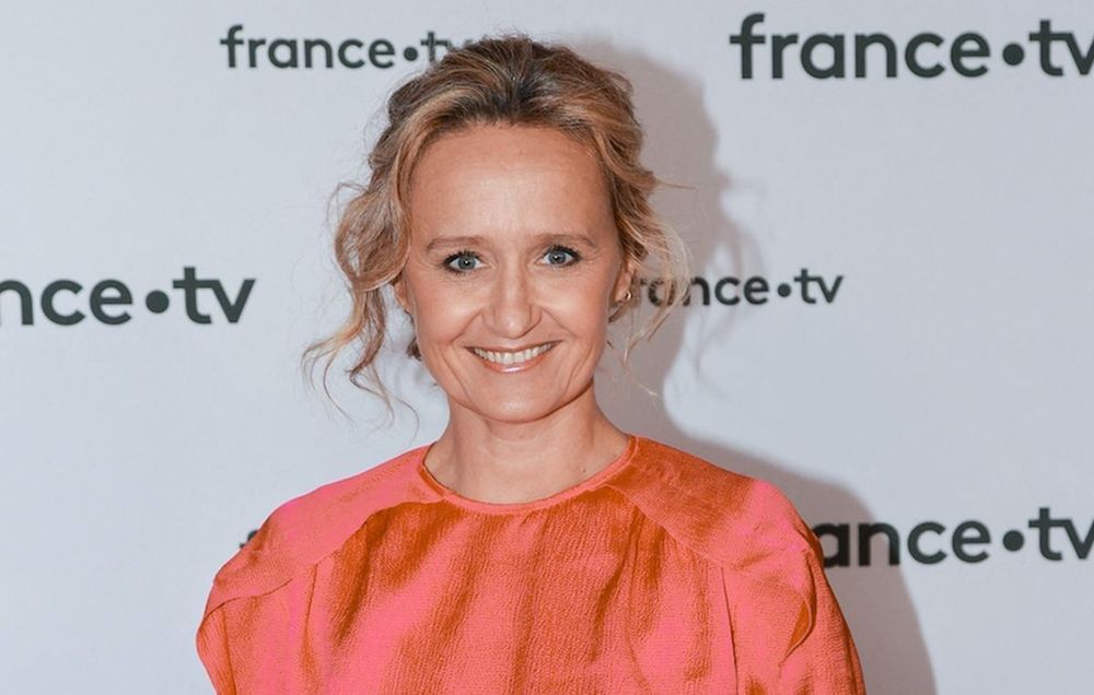 Caroline Roux : ses audiences chute, son émission politique peine à convaincre | So Busy Girls