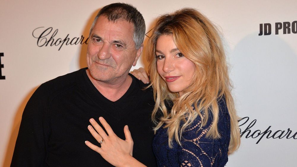 "Je suis enceinte" : la compagne de Jean-Marie Bigard, Lola Marois, affiche son ventre arrondi sur Instagram | So Busy Girls
