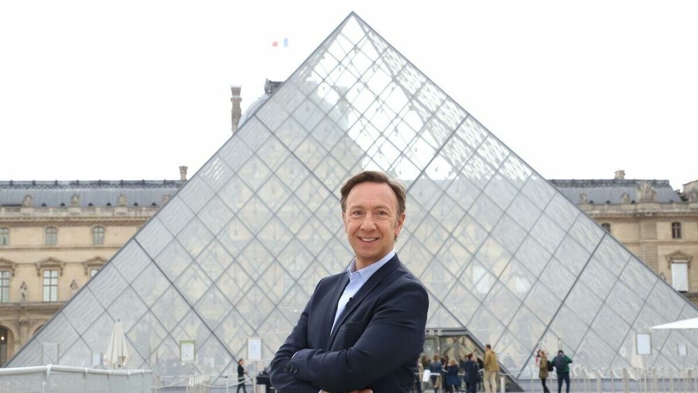 Braquage du Louvre : Stéphane Bern s’indigne après le cambriolage des joyaux de la Galerie d’Apollon | So Busy Girls