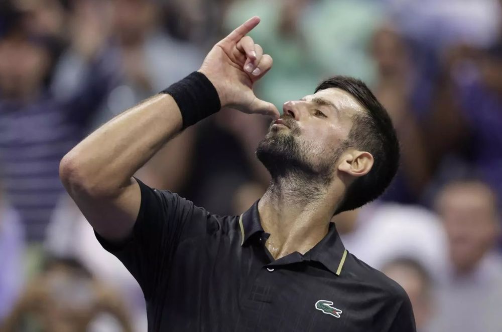 Novak Djokovic reproduit la choré de « KPop Demon Hunters » pour célébrer sa qualification pour les demi-finales à l'US Open 2025 | So Busy Girls