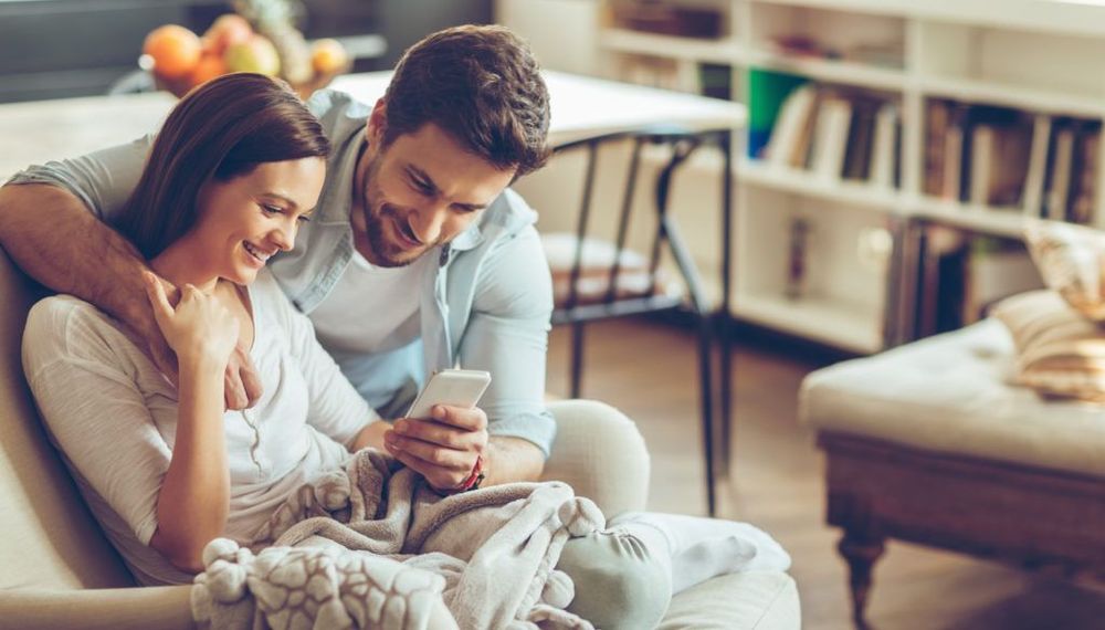 Voici le nombre de messages que les jeunes couples s'envoient chaque jour | So Busy Girls