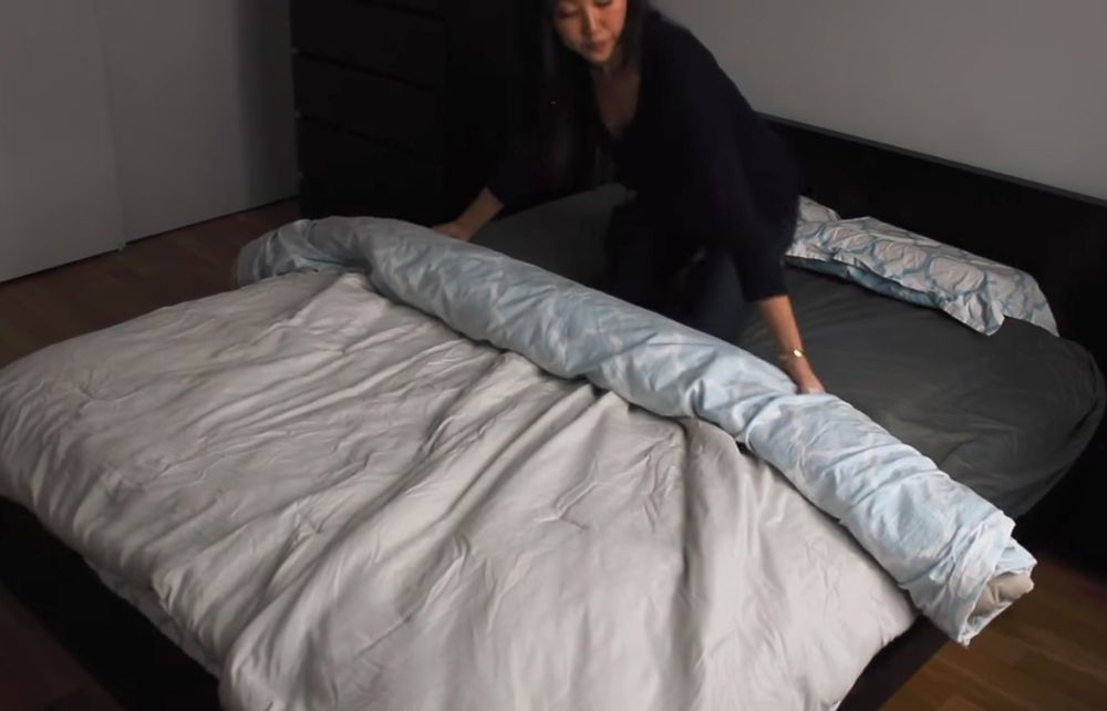 Voici l'astuce géniale à connaître pour mettre une housse de couette seul sans se fatiguer | So Busy Girls