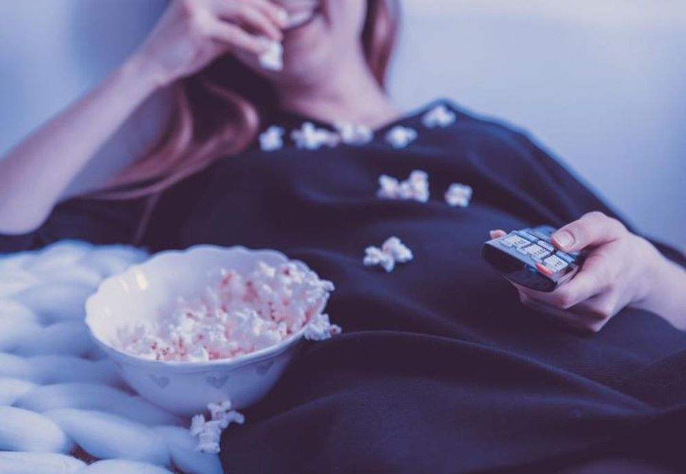 7 choses à faire quand on a raté un épisode de sa série préférée | So Busy Girls