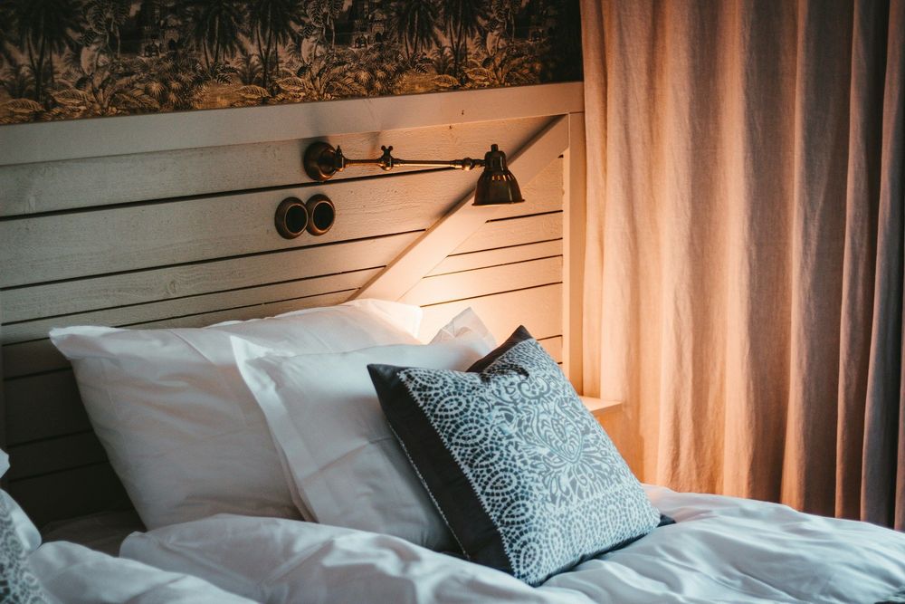 Rafraîchissez votre lit : voici l’astuce infaillible pour des nuits fraîches même en pleine canicule ! | So Busy Girls