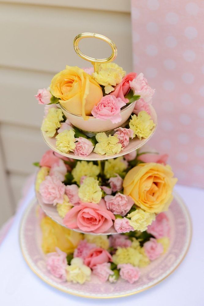Cette décoration d'anniversaire La Belle et La Bête est tellement réussie que vous voudrez la même | So Busy Girls