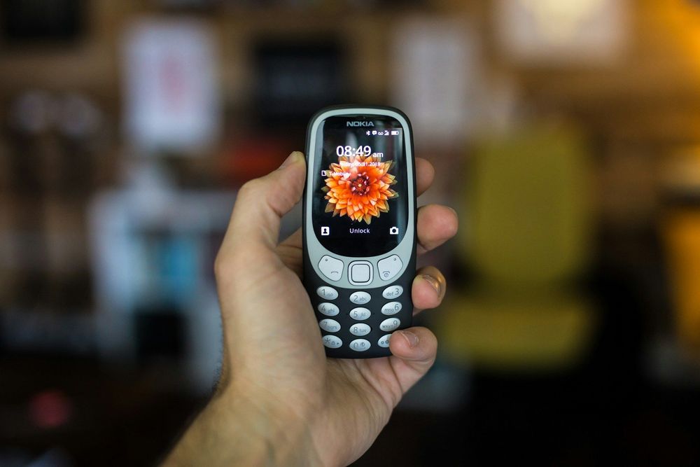 Pourquoi remplacer mon smartphone par un vieux Nokia m'a rendue plus sereine et plus heureuse | So Busy Girls