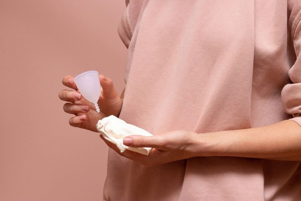 Pourquoi adopter la coupe menstruelle : un choix sain et écologique ? | So Busy Girls
