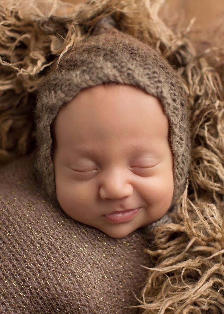 18 bébés qui sourient dans leur sommeil : vous ne pourrez pas vous empêcher de fondre ! | So Busy Girls