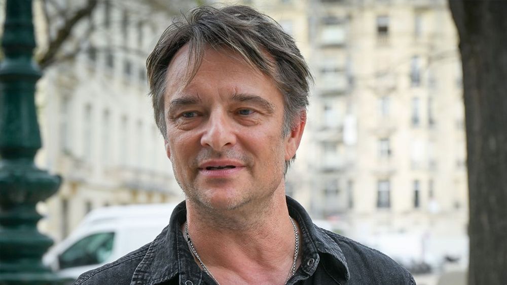David Hallyday se confie sur son rôle de grand-père : “c’est une relation particulière” | So Busy Girls