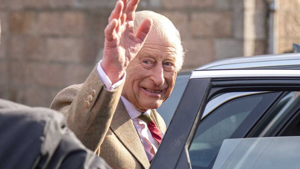 Charles III brise le front uni de la monarchie : ce geste envers Harry et Meghan qui exaspère William et Kate | So Busy Girls