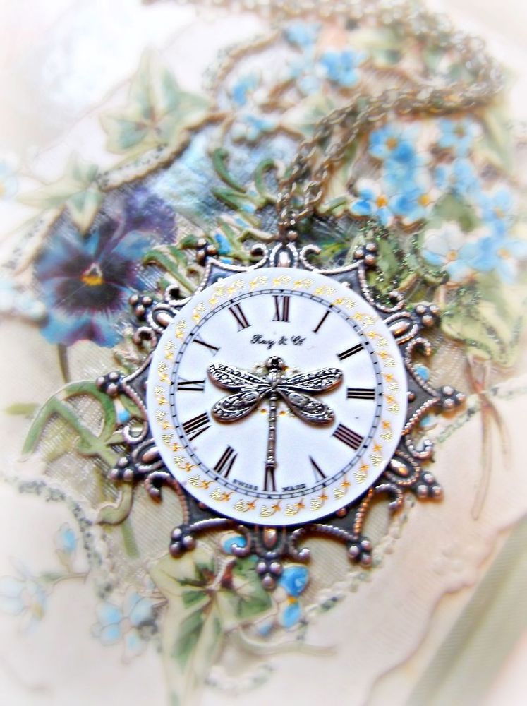 Elles créent des bijoux magnifiques à partir de montres vintages inutilisées | So Busy Girls
