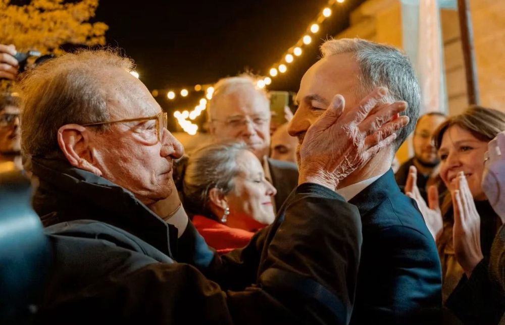 Ce moment inattendu entre Emmanuel Grégoire et Bertrand Delanoë juste après sa victoire | So Busy Girls