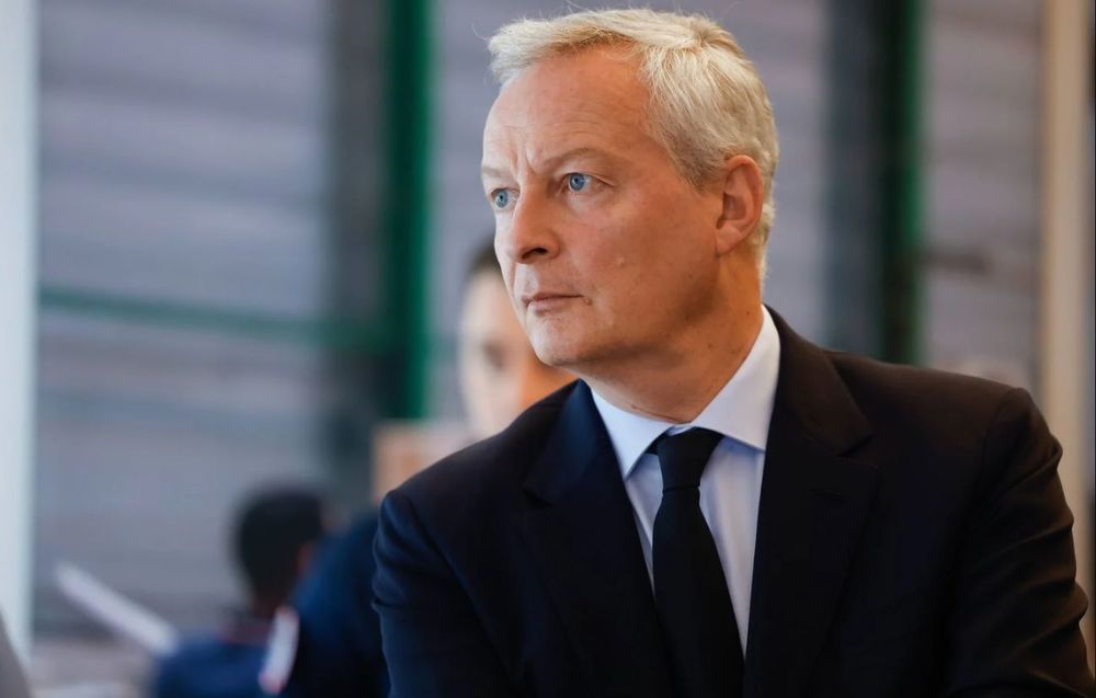 Le gouvernement fantôme : Bruno Le Maire évincé des Armées, Sébastien Lecornu reprend son ancien poste en pleine crise | So Busy Girls