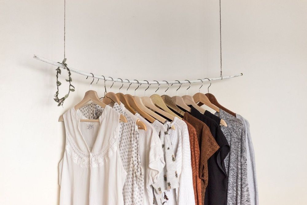 Surconsommation : comment bien conserver ses vêtements et en acheter moins ? | So Busy Girls