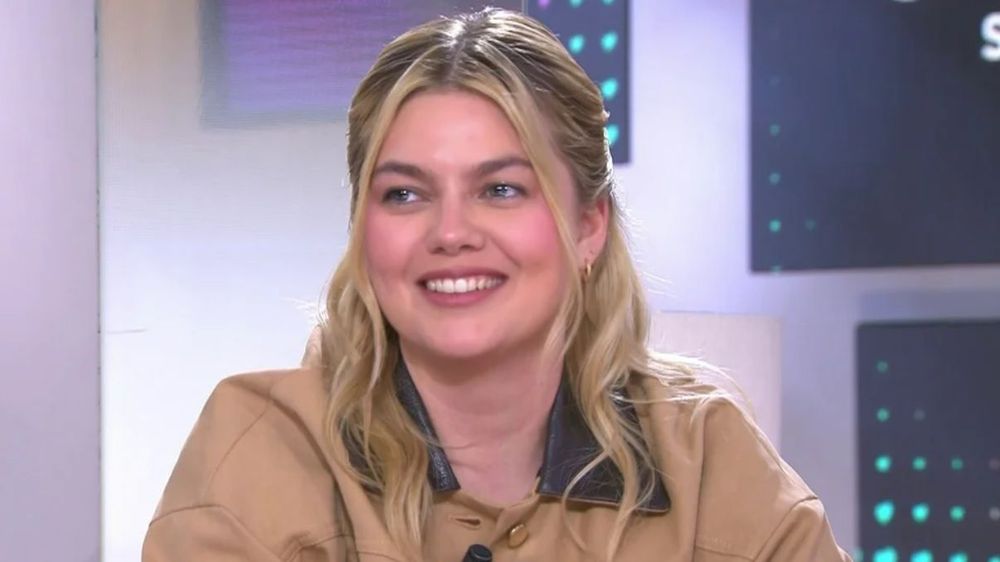 Rumeurs de « coups bas » à l'Eurovision : Louane se confie sur les coulisses | So Busy Girls