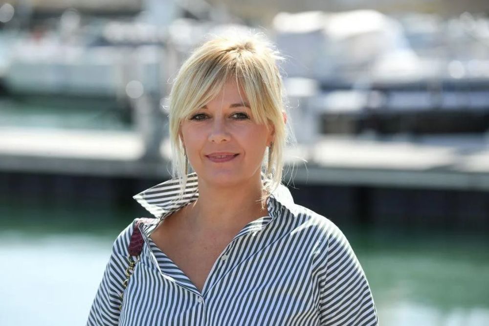 Après les accusations de Flavie Flament contre Patrick Bruel, plusieurs stars affichent publiquement leur soutien | So Busy Girls