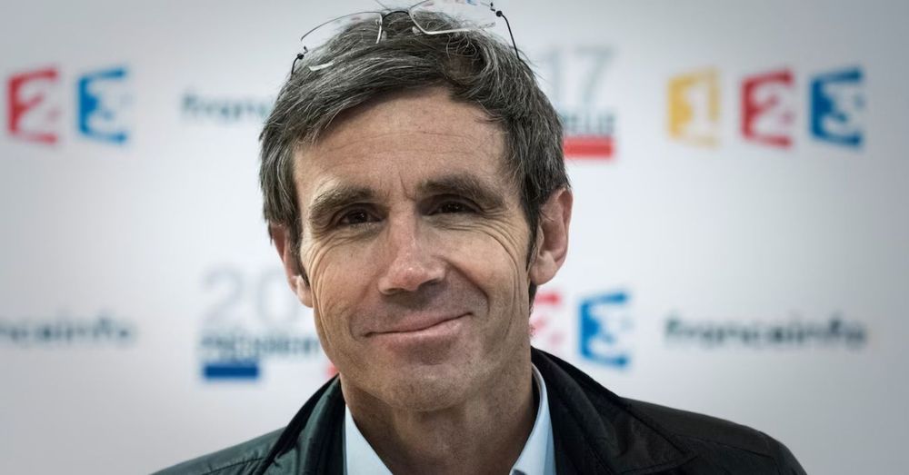 “Des femmes m’attendaient tous les jours” : la face cachée inquiétante de la vie de David Pujadas au 20 Heures | So Busy Girls
