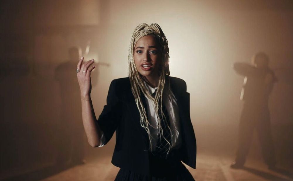 Eurovision 2026 : la chanson de Monroe déjà massacrée, ce chroniqueur interpelle Vianney en pleine polémique | So Busy Girls