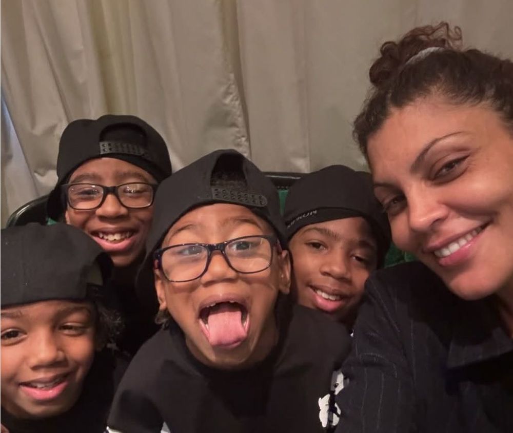« Nous avons choisi la douceur » : Nawell Madani se réconcilie avec le petit Djulian après la polémique et poste un selfie apaisé | So Busy Girls