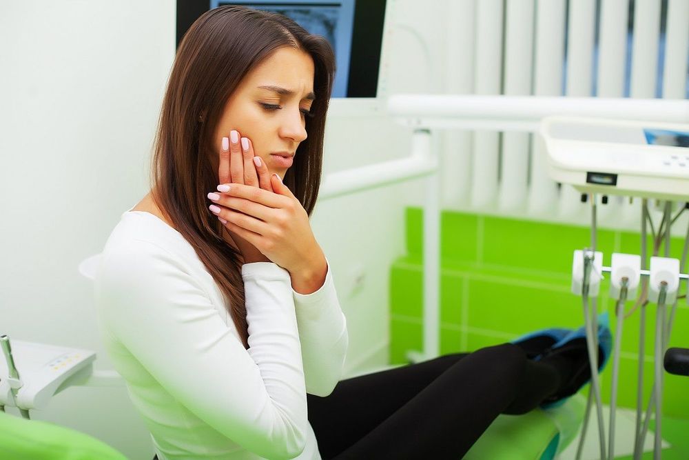 Urgence dentaire : quoi faire quand ça fait vraiment mal (et à qui s'adresser en urgence) | So Busy Girls