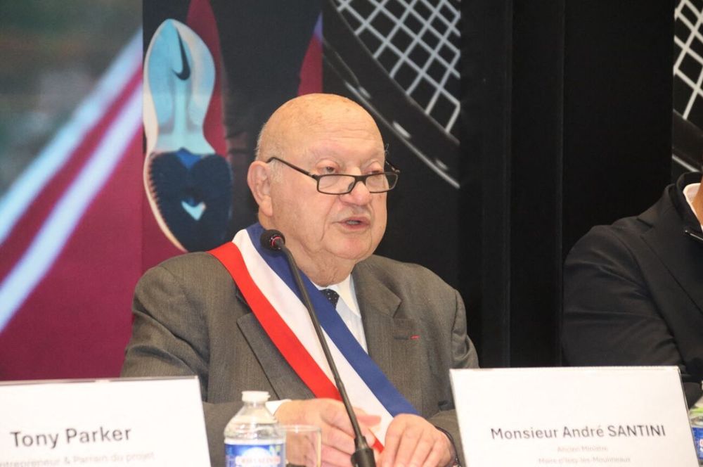André Santini ministre, député, maire : le parcours d’une figure politique à part | So Busy Girls