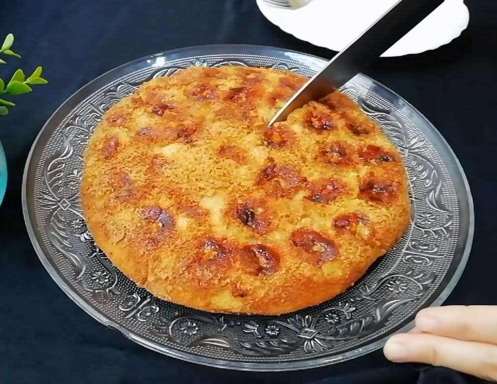Cette recette de gâteau à la banane cuit à la poêle vient de dépasser les 22 millions de vues | So Busy Girls