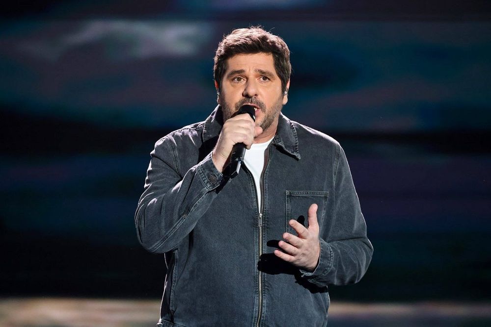 Patrick Fiori crée la surprise sur France 2 avec une annonce inattendue sur l’Eurovision | So Busy Girls