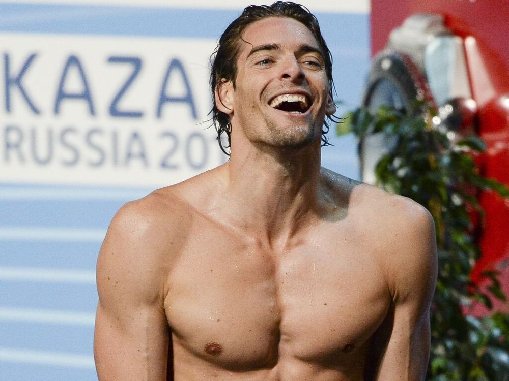 "Pas de cerveau, dommage !" : Camille Lacourt dérape en direct des Mondiaux de Natation et tacle un nageur | So Busy Girls
