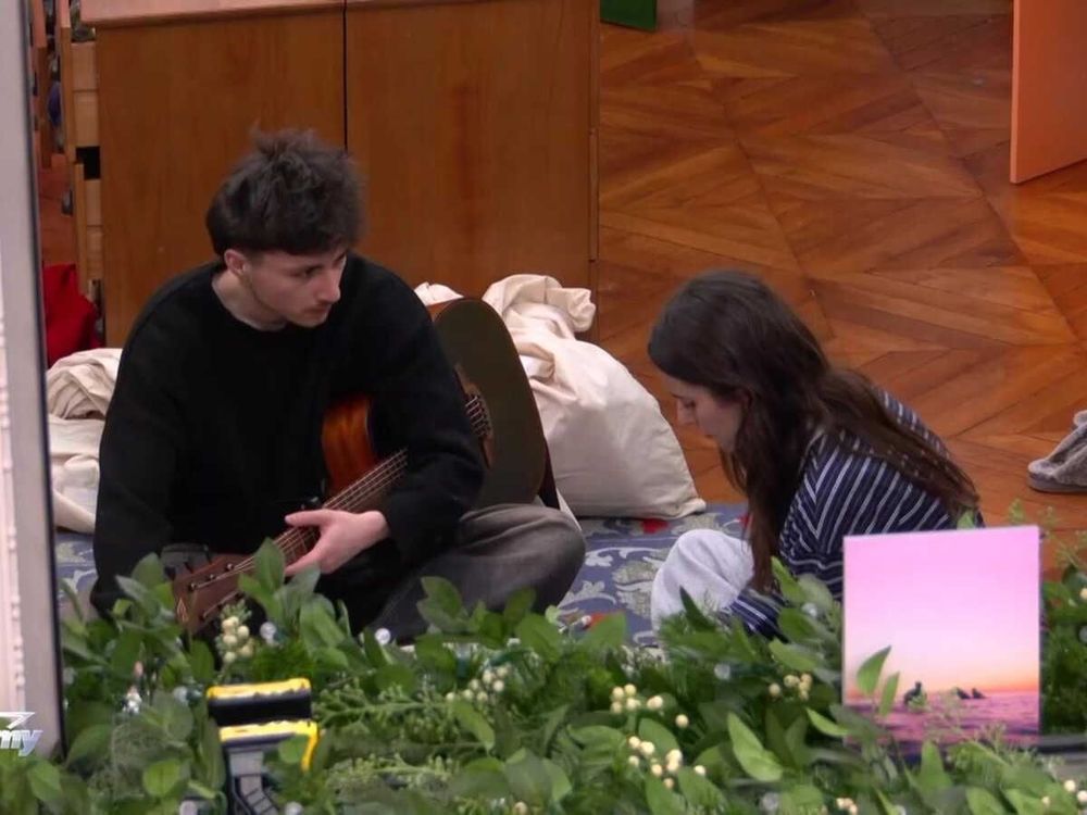 Star Academy : pourquoi la crise de jalousie de Jeanne face à Léo pourrait tout changer au château | So Busy Girls