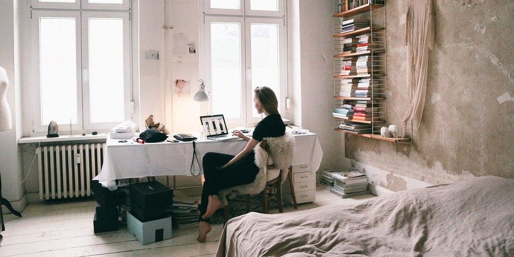 Télétravailler dans sa chambre perturberait le sommeil et diminuerait la libido | So Busy Girls