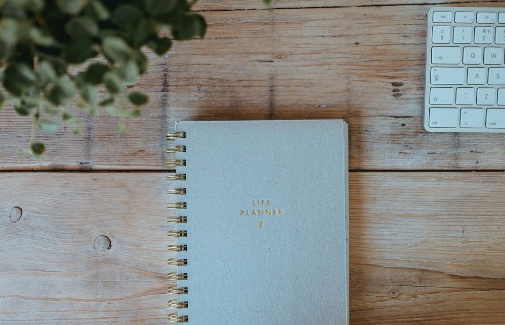 Comment bien gérer le retour au travail après les vacances ? | So Busy Girls