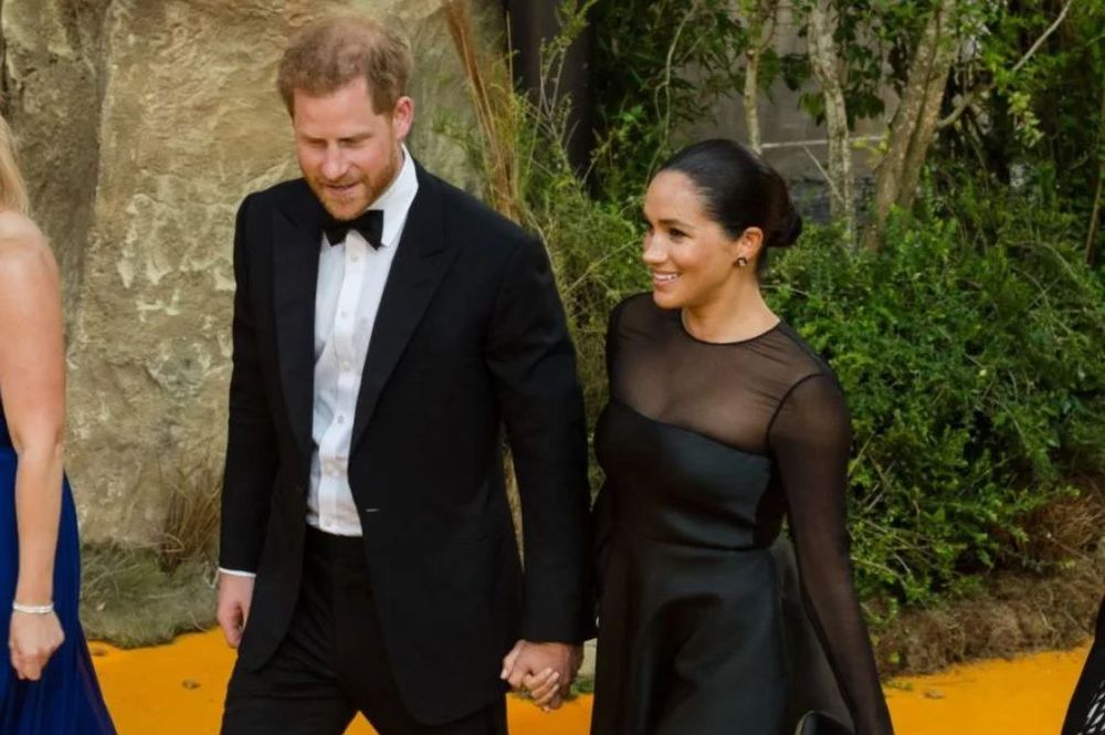 Ex-prince Andrew arrêté : le silence stratégique de Meghan et Harry face au scandale qui ébranle la monarchie | So Busy Girls