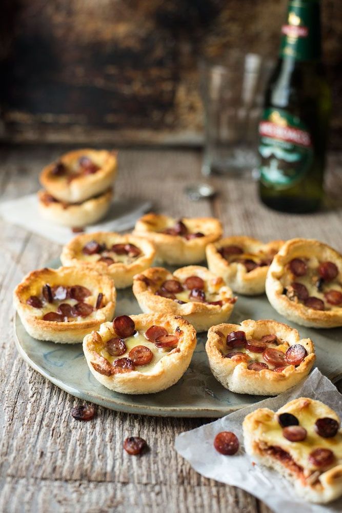 Une idée d'apéro entre amis ? Ces mini pizzas au pain à l'ail seront parfaites ! | So Busy Girls
