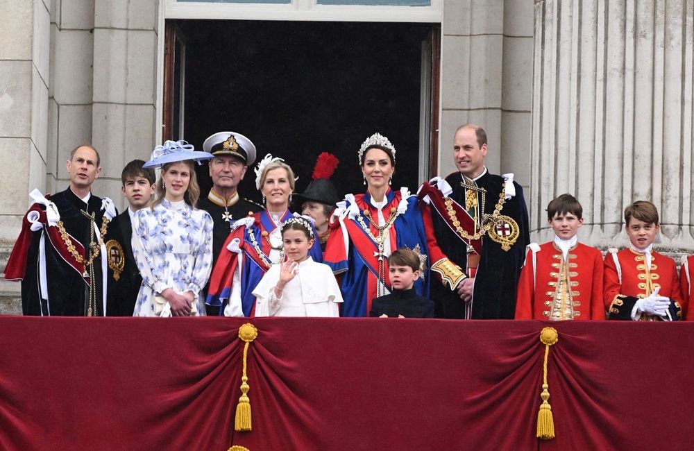 Sondage choc : le soutien à la monarchie britannique s’effondre | So Busy Girls