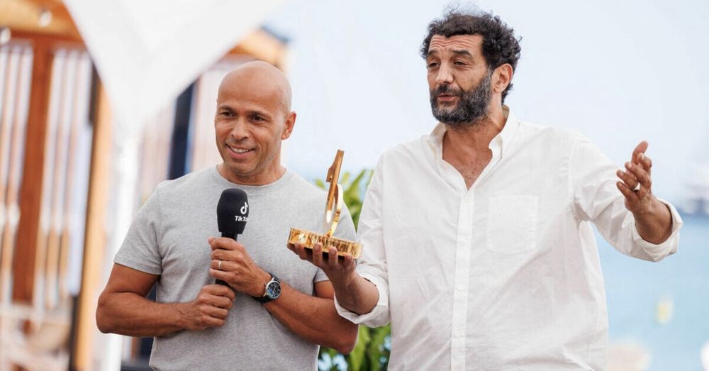 Ramzy Bédia bouleverse les téléspectateurs avec une déclaration touchante à Éric Judor | So Busy Girls