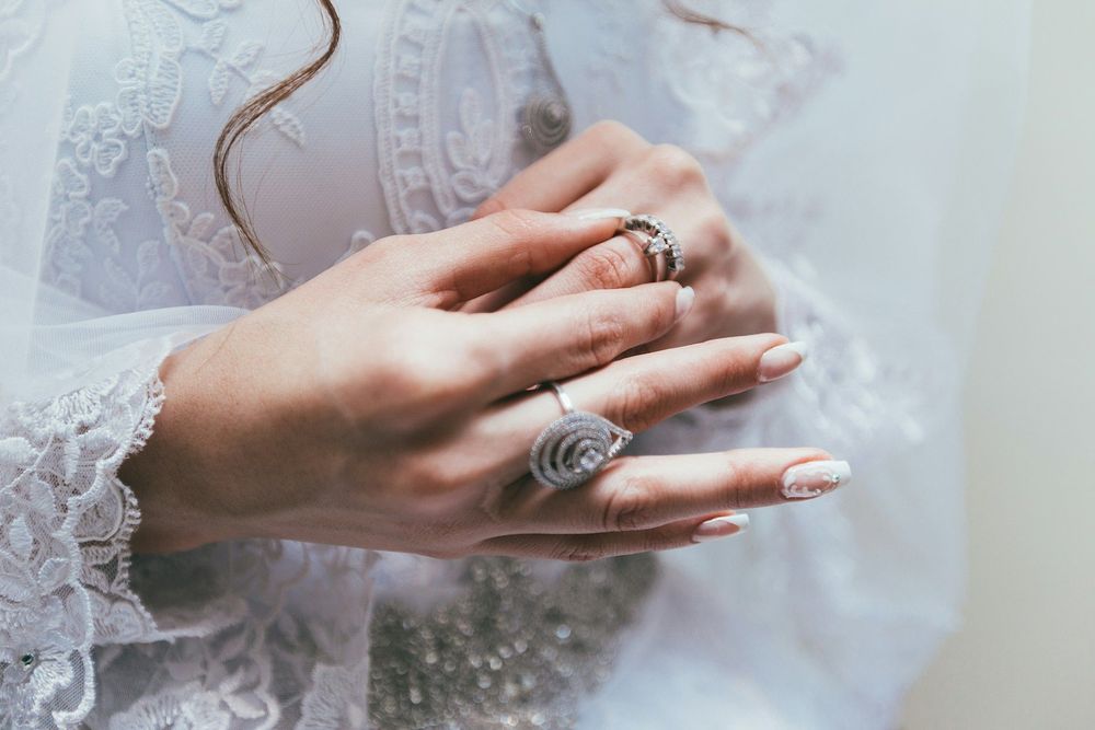 L’art de choisir sa bague de joaillerie : le guide pour un bijou qui vous ressemble | So Busy Girls