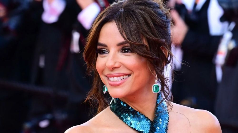 Cette couleur n’est plus flatteuse après 50 ans et fait vieillir le visage | So Busy Girls